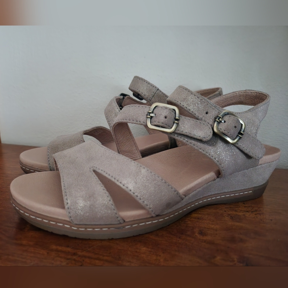 Dansko Angela Sand Metallic Shimmer Nubuck Wedge Sandals Size 37 - Picture 2 of 11